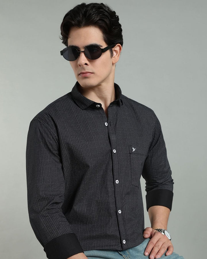 Black Wavy Print -Full-Stain Proof