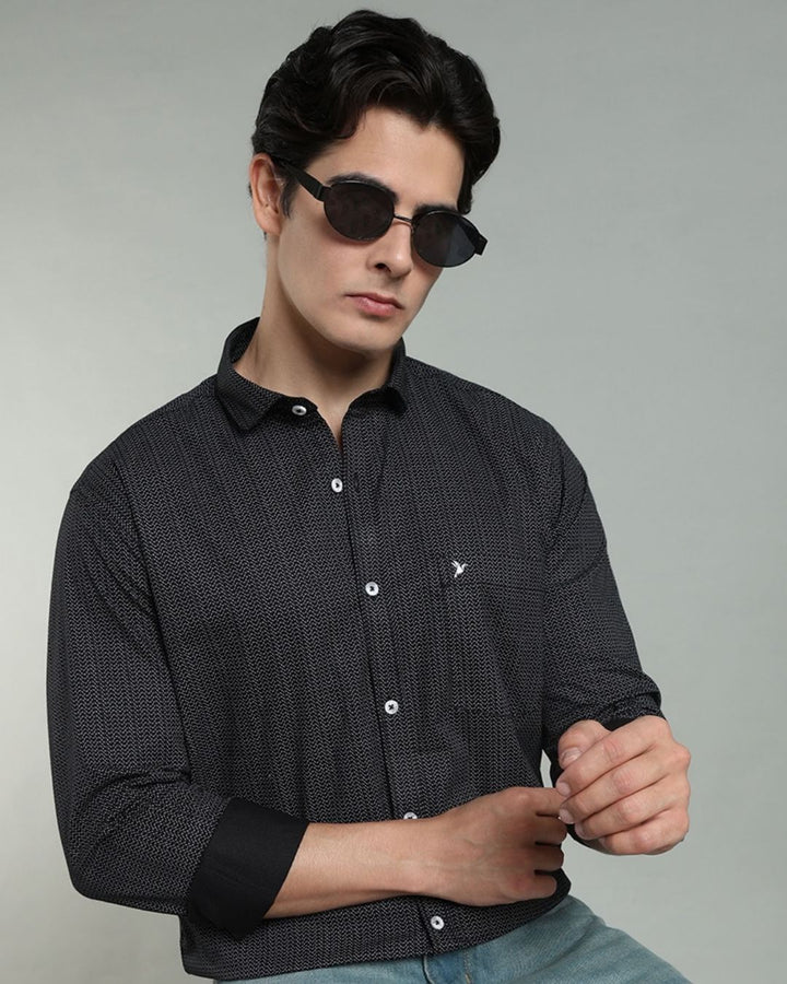 Black Wavy Print -Full-Stain Proof