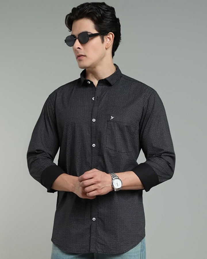 Black Wavy Print -Full-Stain Proof